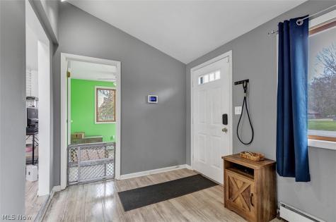 424 Woodstock Road Eastlake OH 44095