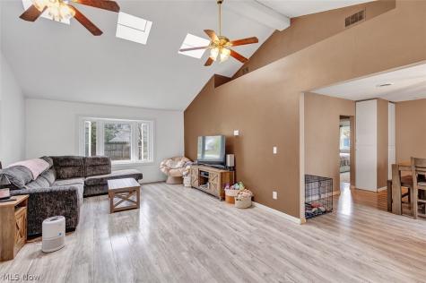 424 Woodstock Road Eastlake OH 44095