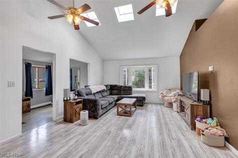 424 Woodstock Road Eastlake OH 44095