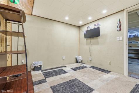 2534 Bollinger Avenue NE Canton OH 44705