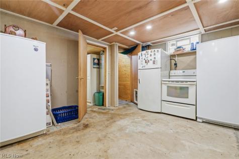 2534 Bollinger Avenue NE Canton OH 44705