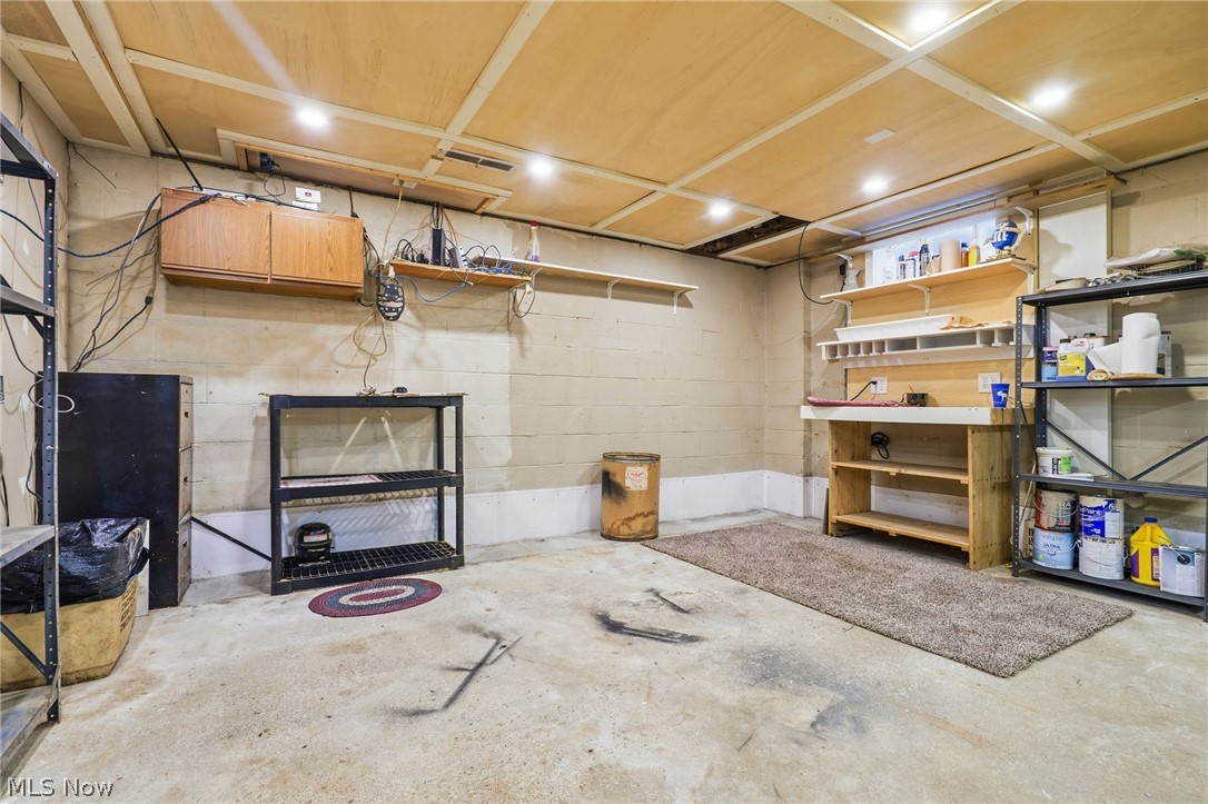 2534 Bollinger Avenue NE Canton OH 44705