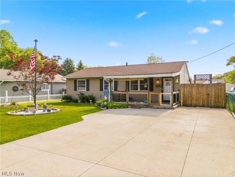 2534 Bollinger Avenue NE Canton OH 44705
