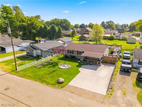 2534 Bollinger Avenue NE Canton OH 44705
