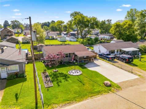 2534 Bollinger Avenue NE Canton OH 44705