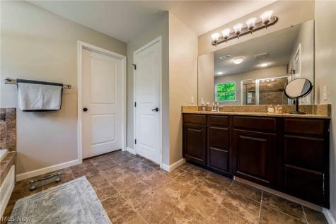 5570 W Long Ridge Drive Seven Hills OH 44131