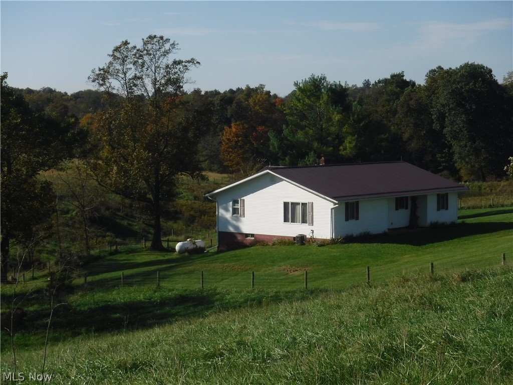 17871 County Road 436 Dresden OH 43821