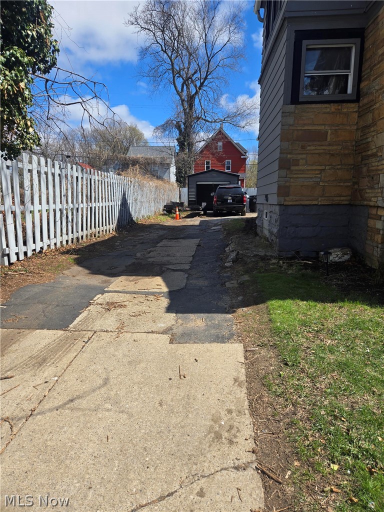 1359 E 110th Street Cleveland OH 44106