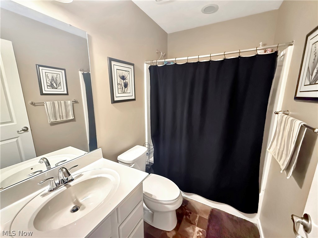 6138 E Meadow Farm Lane Lorain OH 44053