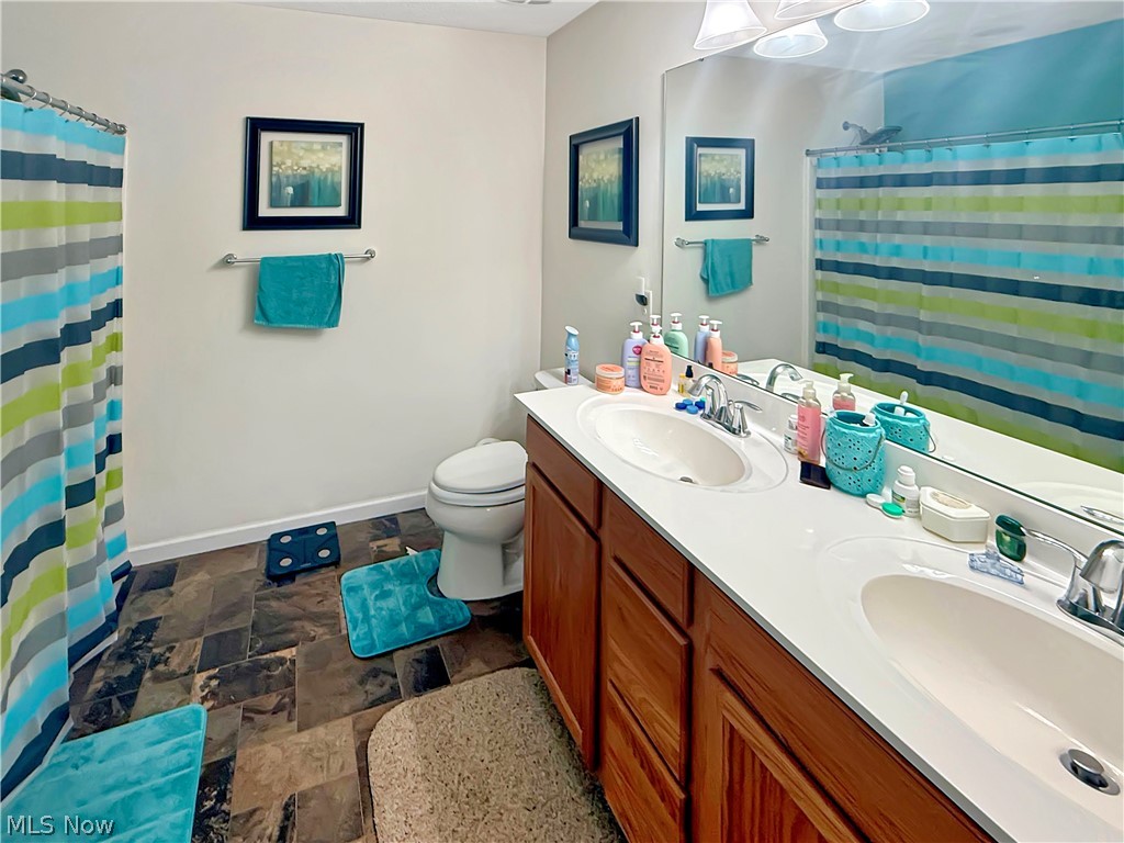 6138 E Meadow Farm Lane Lorain OH 44053