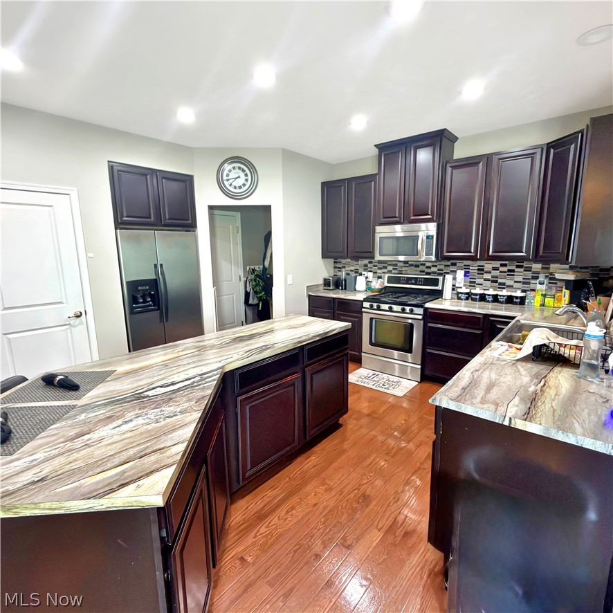 6138 E Meadow Farm Lane Lorain OH 44053