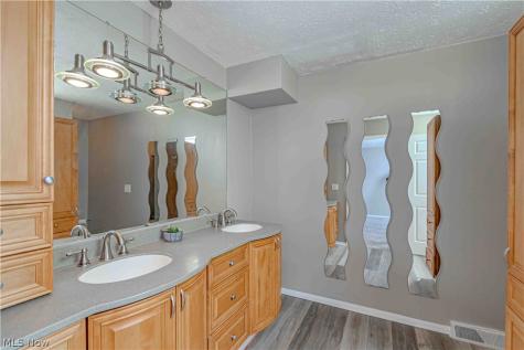 16461 S Red Rock Drive Strongsville OH 44136
