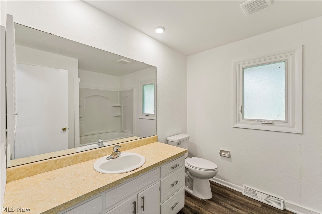 460 Long Street Amherst OH 44001