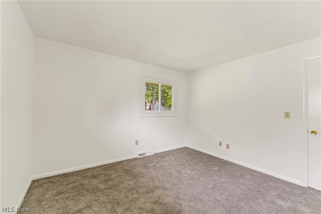 460 Long Street Amherst OH 44001