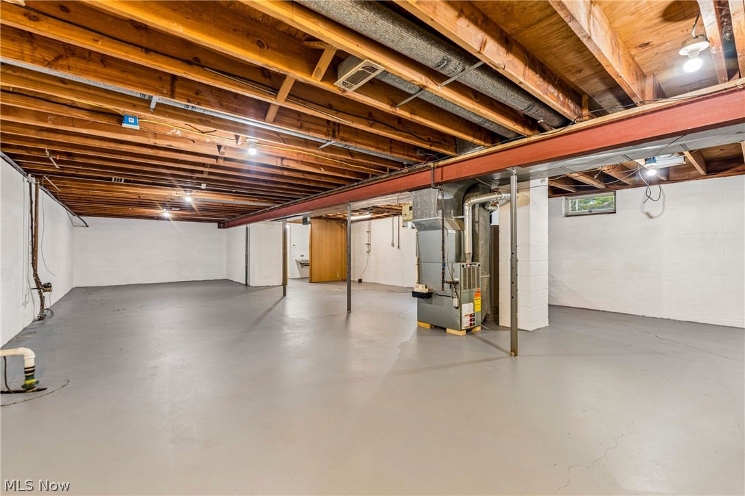 460 Long Street Amherst OH 44001