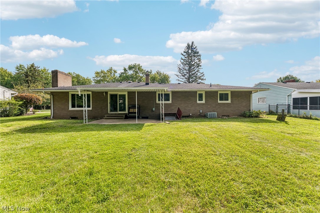 460 Long Street Amherst OH 44001