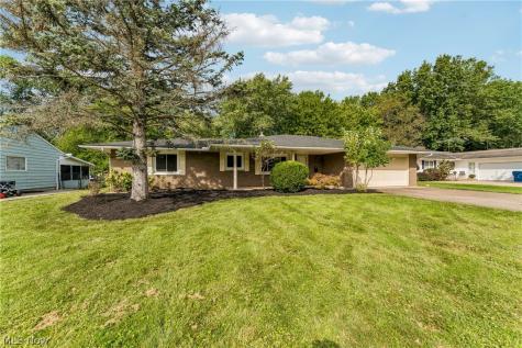 460 Long Street Amherst OH 44001