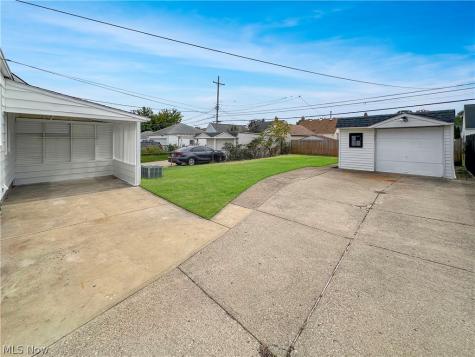 5811 Orchard Avenue Parma OH 44129
