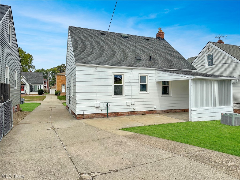 5811 Orchard Avenue Parma OH 44129