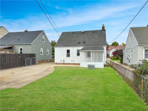 5811 Orchard Avenue Parma OH 44129