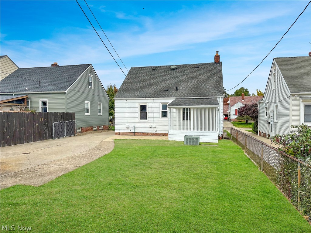 5811 Orchard Avenue Parma OH 44129