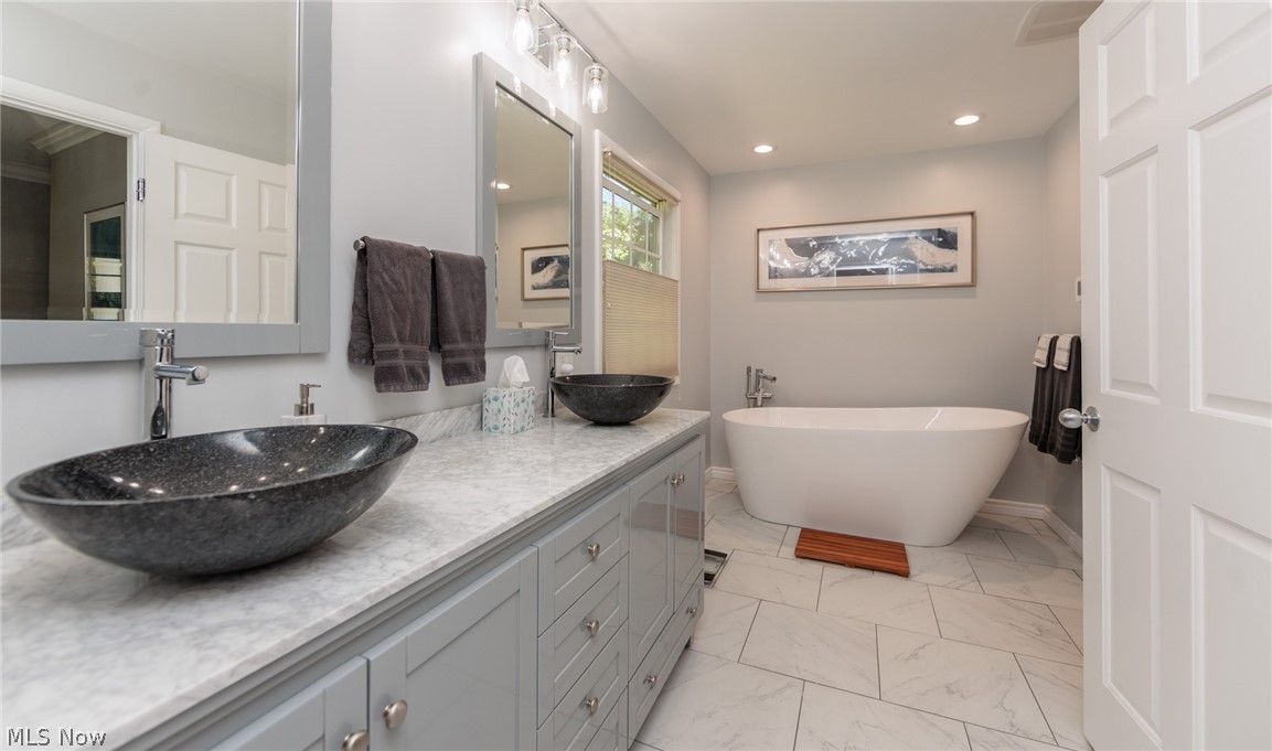 4511 Ranchwood Road Akron OH 44333