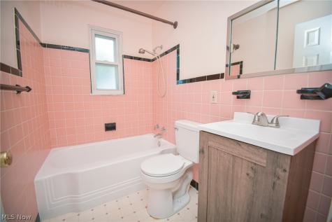 18400 Rockland Avenue Cleveland OH 44135