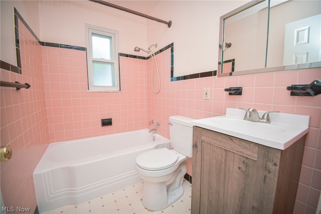18400 Rockland Avenue Cleveland OH 44135