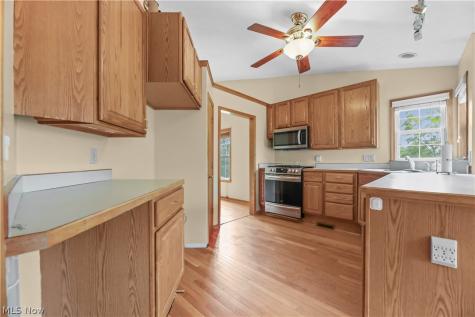 1701 Woods Road Akron OH 44306