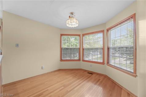 1701 Woods Road Akron OH 44306