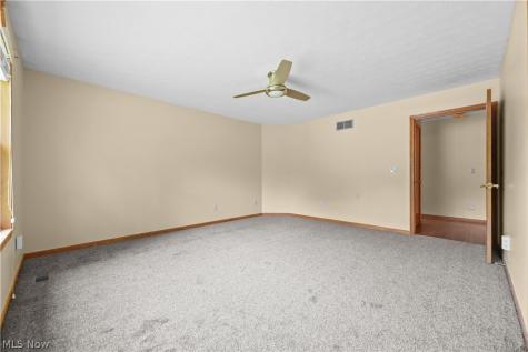 1701 Woods Road Akron OH 44306