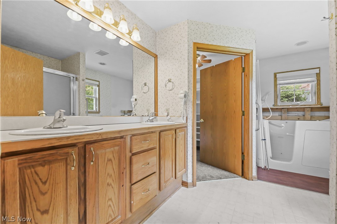 1701 Woods Road Akron OH 44306