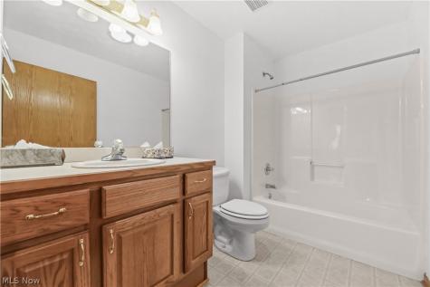 1701 Woods Road Akron OH 44306