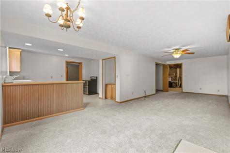 1701 Woods Road Akron OH 44306