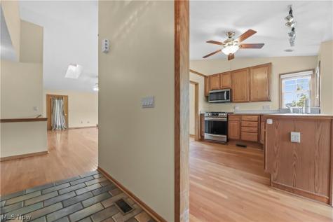 1701 Woods Road Akron OH 44306