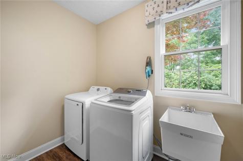 553 Parkside Drive Avon Lake OH 44012