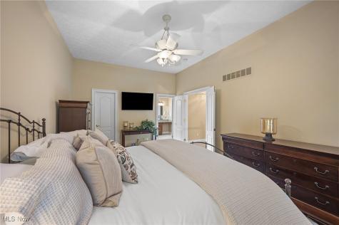 553 Parkside Drive Avon Lake OH 44012