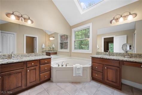 553 Parkside Drive Avon Lake OH 44012