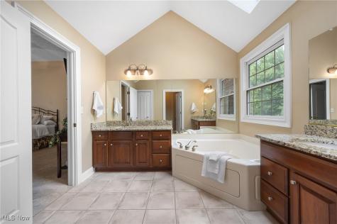 553 Parkside Drive Avon Lake OH 44012