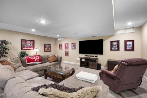 553 Parkside Drive Avon Lake OH 44012