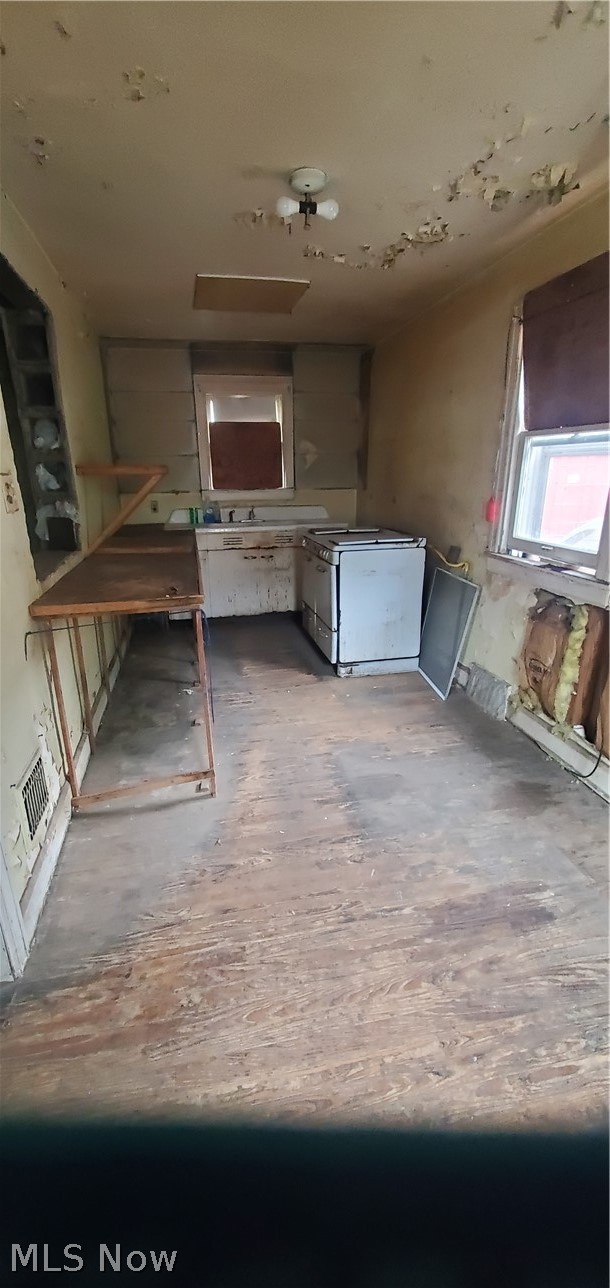 17 Oak Park Youngstown OH 44505