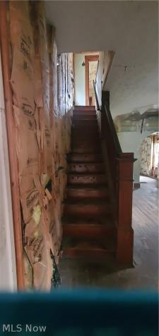 17 Oak Park Youngstown OH 44505