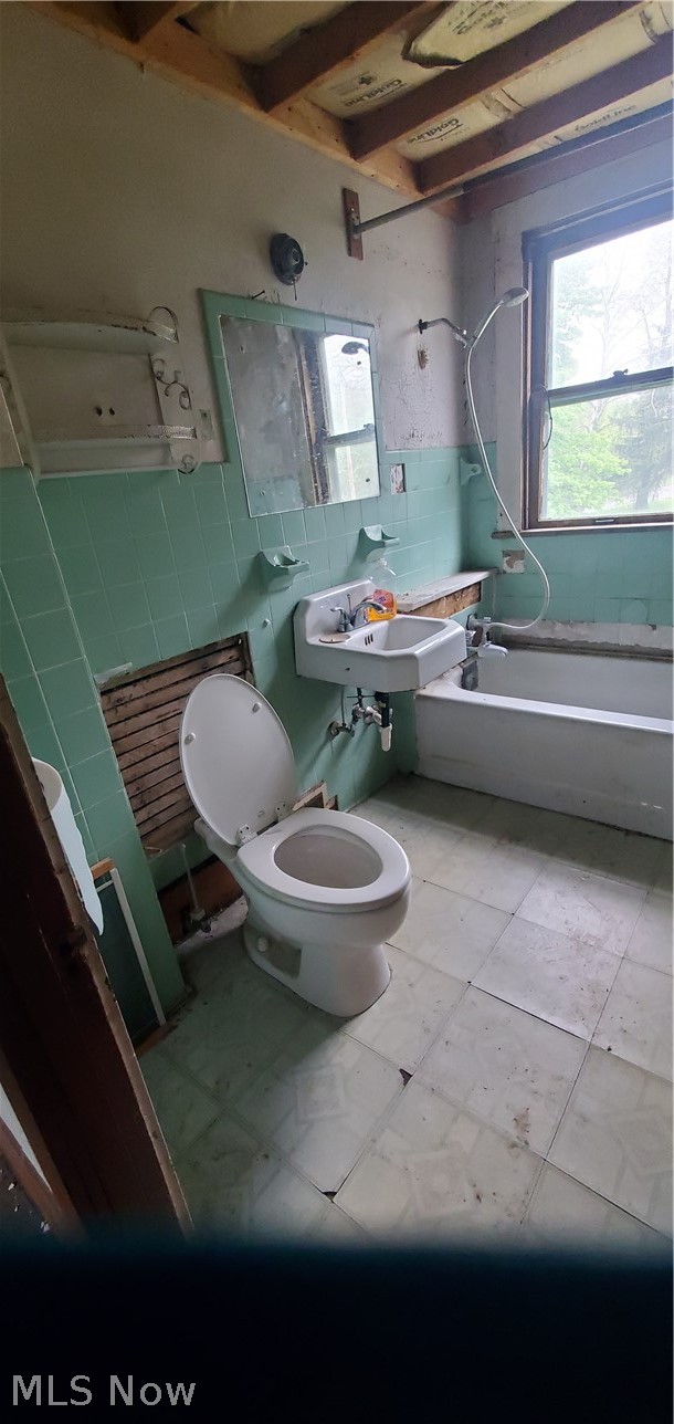 17 Oak Park Youngstown OH 44505