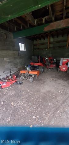 17 Oak Park Youngstown OH 44505