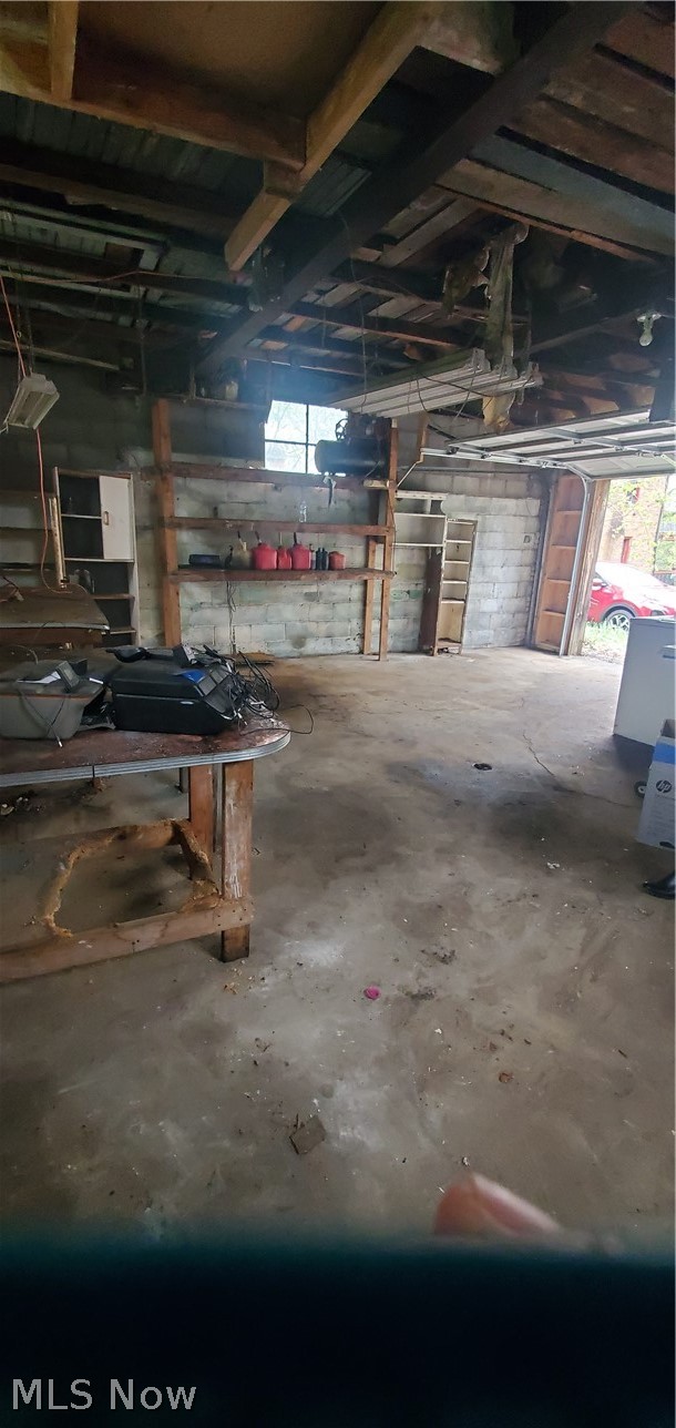 17 Oak Park Youngstown OH 44505