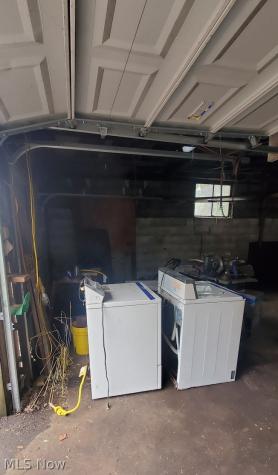17 Oak Park Youngstown OH 44505