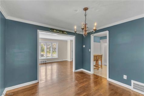 351 Oakmoor Avenue Bay Village OH 44140