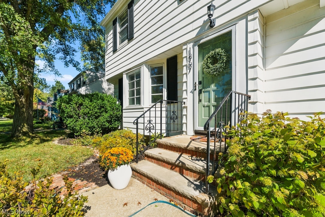 1867 Oakmount Road South Euclid OH 44121