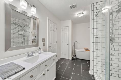 2472 W 5th Street Cleveland OH 44113