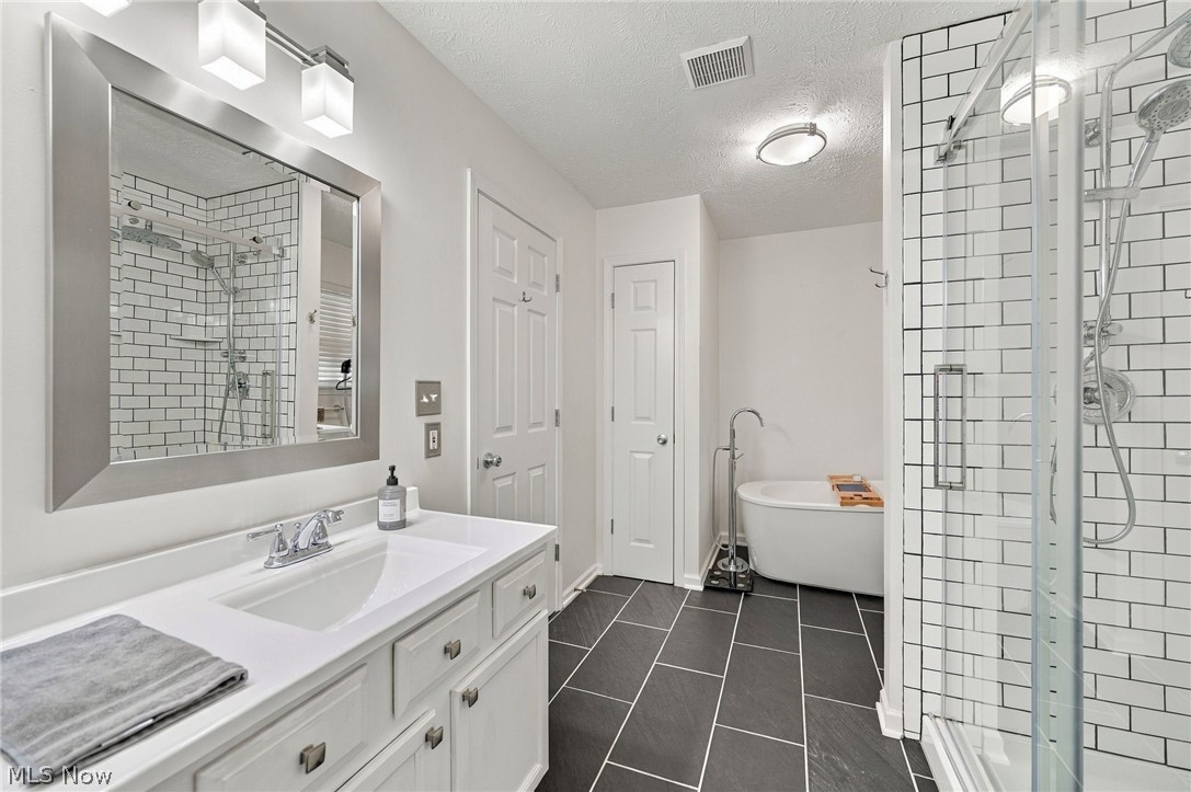 2472 W 5th Street Cleveland OH 44113